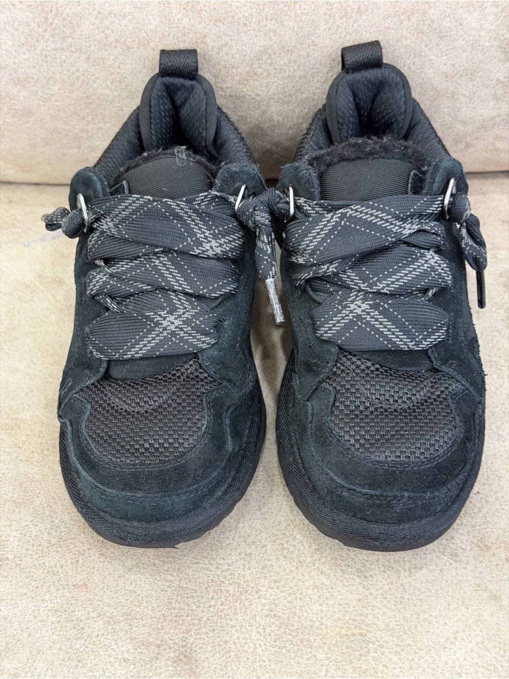 UGG Kids Black Suede Mesh Sneakers Youth Size 2Y EU 33.5